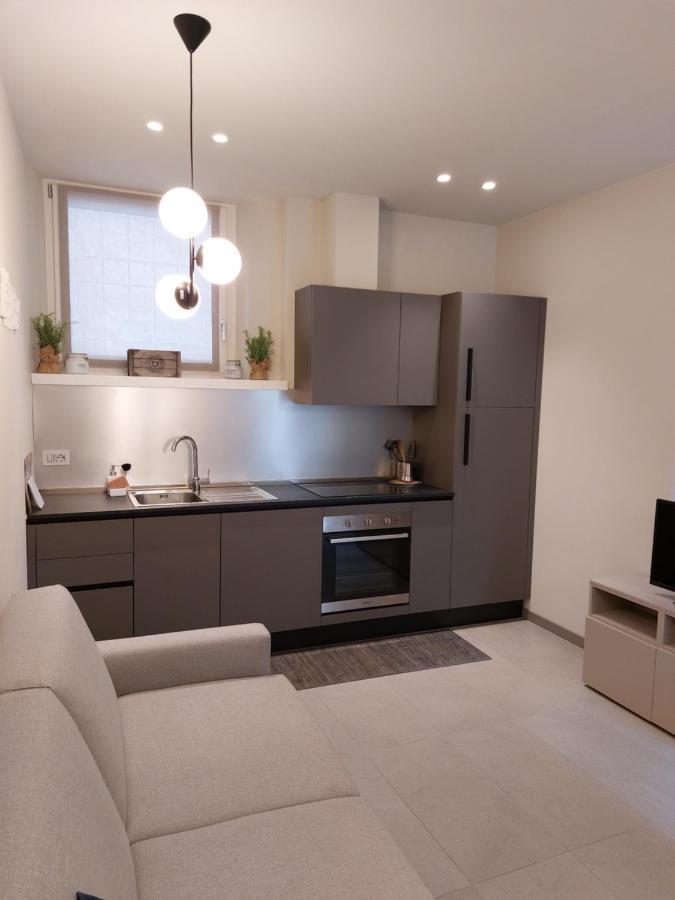 The 6 Apartment *